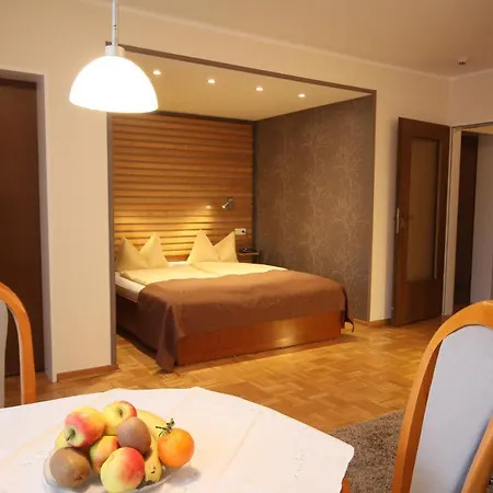 בית הארחה Cafe Schneidewind באד פירמונט