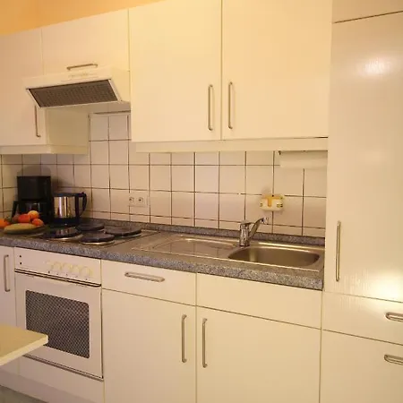 Konukevi Cafe Schneidewind 4*