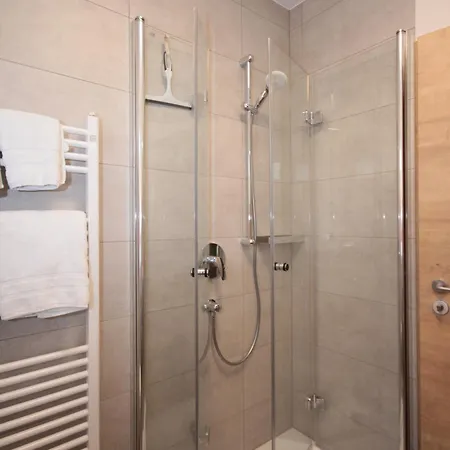 Cafe Schneidewind בית הארחה באד פירמונט