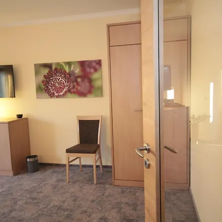 בית הארחה Cafe Schneidewind 4*