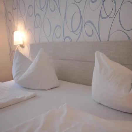 Konukevi Cafe Schneidewind 4*