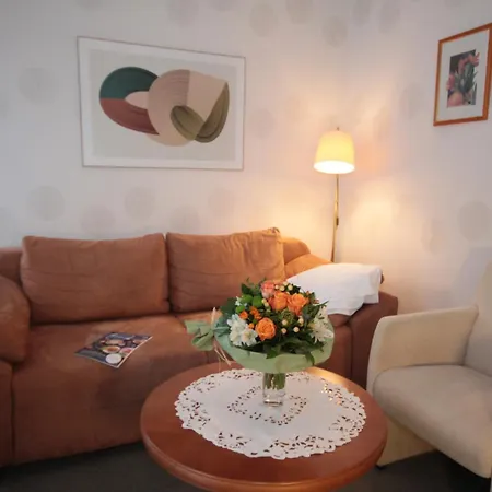 Konukevi Cafe Schneidewind 4*