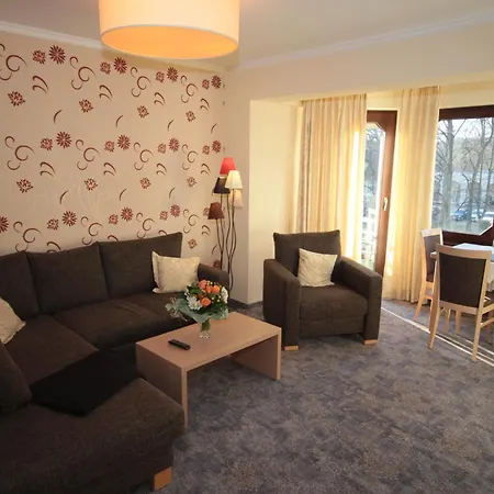 Cafe Schneidewind בית הארחה