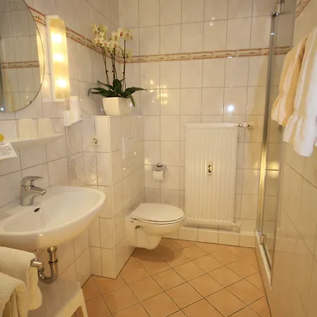 Konukevi Cafe Schneidewind 4*