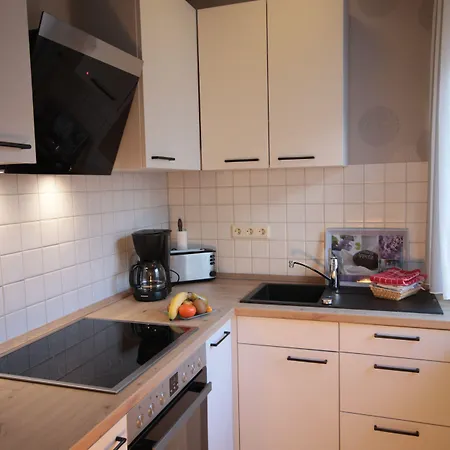 Cafe Schneidewind בית הארחה