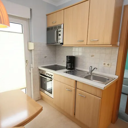 Cafe Schneidewind בית הארחה