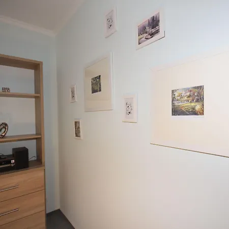 Cafe Schneidewind בית הארחה 4*