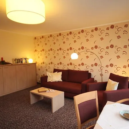 Konukevi Cafe Schneidewind 4*